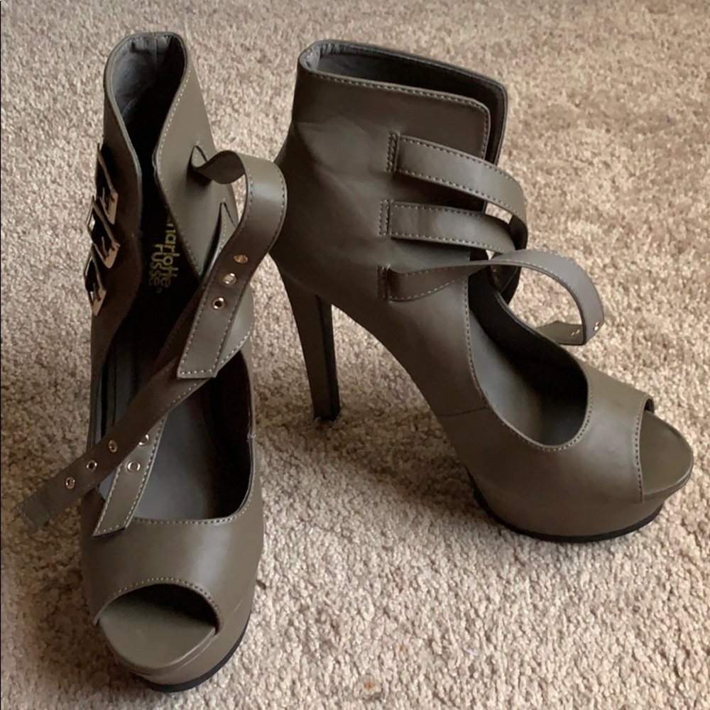 Ladies Shoe